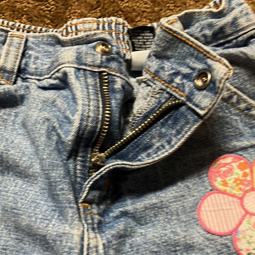 Flower floral size 7 denim jean shorts girls, 2 front pockets stretch waist EUC - Picture 3 of 6